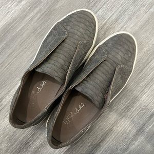 J Slide women’s slip-on